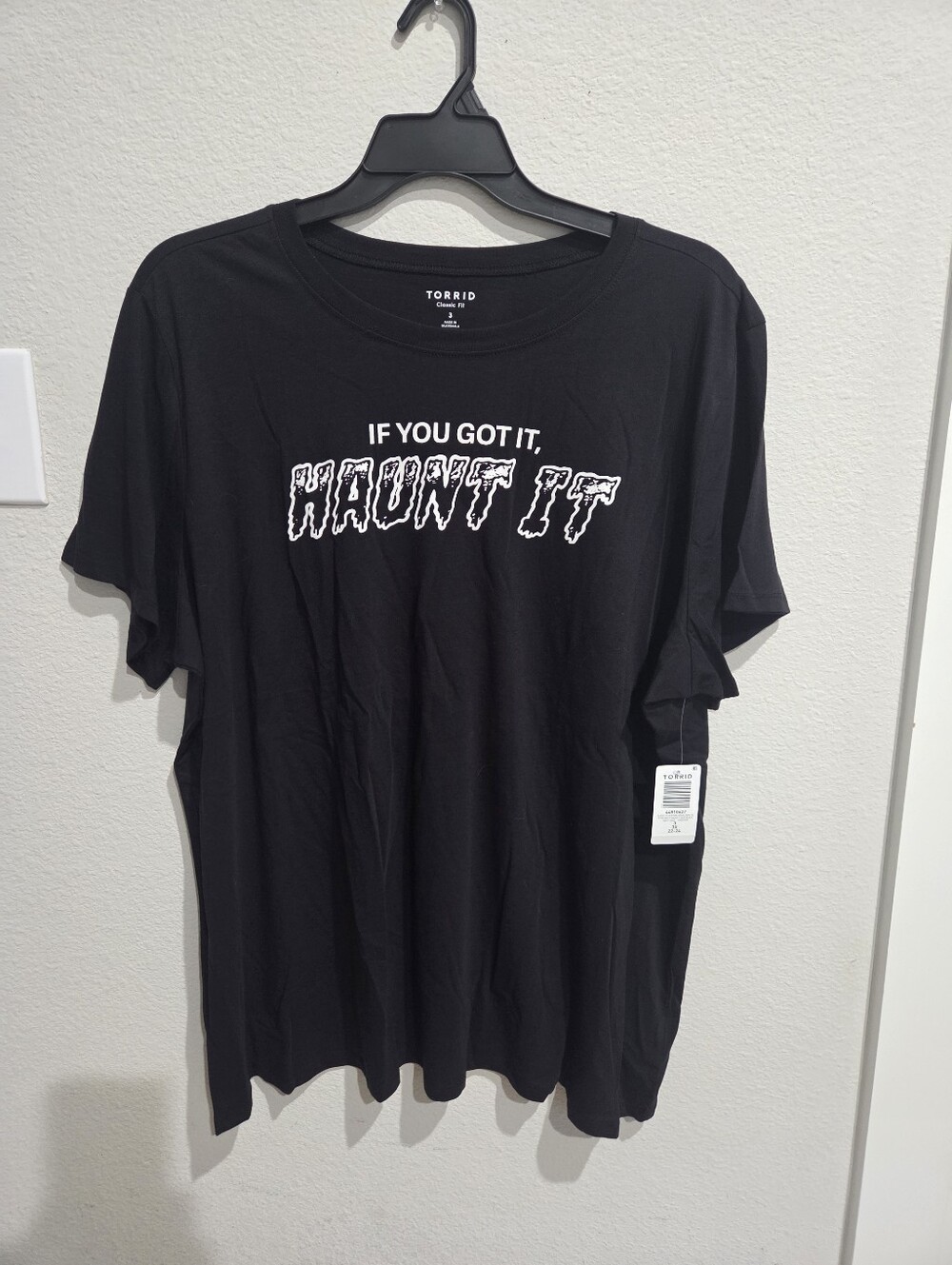 torrid Black Short-Sleeve Graphic Tee Black 'If You Got It Haunt It'  3 3X 22-24